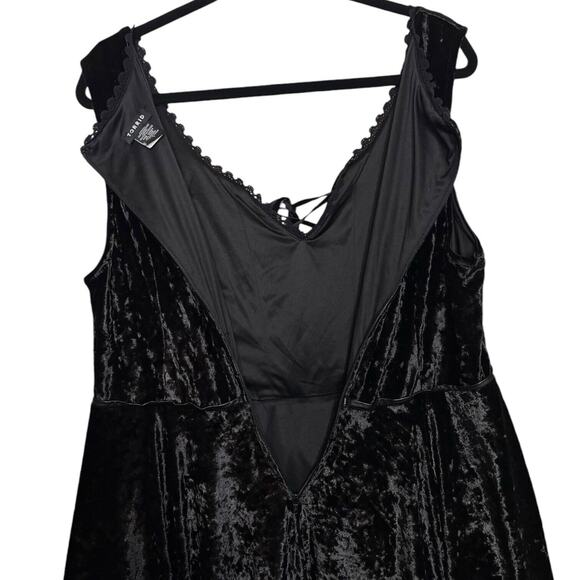 Crushed Black Velvet Corseted Gothic Dress Black Eyelet Trim Torrid Size 1 ~ 1X - Picture 8 of 14